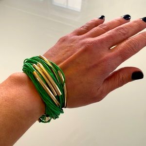 Gorgeous green gold bracelet